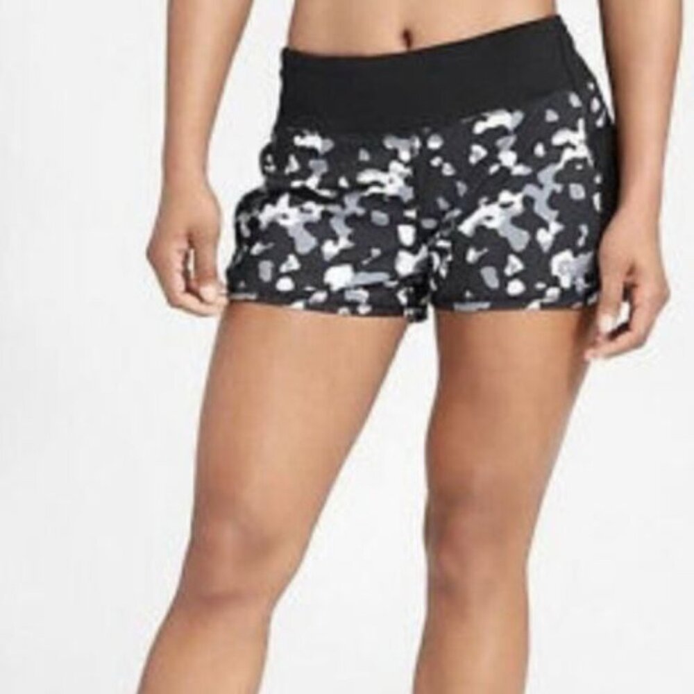 ATHLETA Ready Set Go Running Shorts Leopard Animal Print ** Medium **